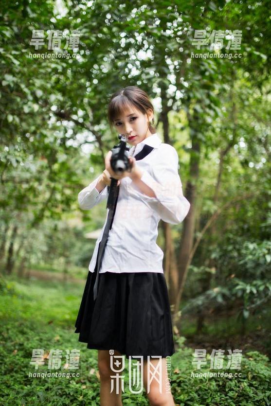 GIRLT果团网 - 看陈秋雨的镂空图包，你会发现，原来生活还有这种透视的美！