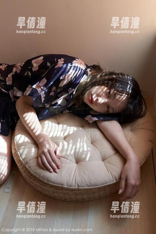 MiiTao蜜桃社 - 唐佳怡的丝袜风情：高清合集，细腻如丝般的诱惑！