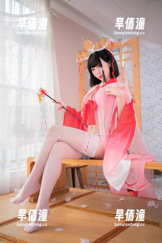 Money冷冷的美图不止一个，蓝花朵朵的惊喜下载等着你发掘！