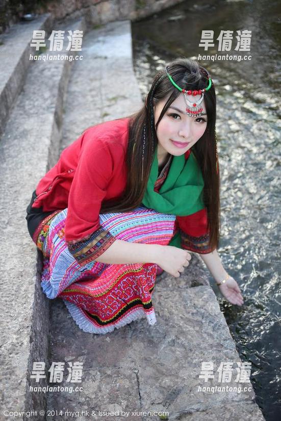 MyGirl美媛馆 - 张雨萌的裸足图片，谁说只要鞋子才精彩？下载看看！