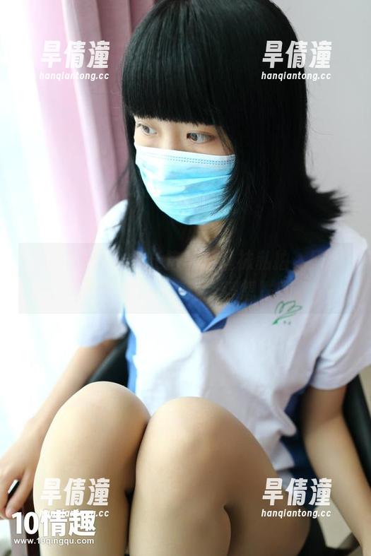 这就是ROSI的长筒黑色丝袜私拍，原图里的每一处都让人浮想联翩