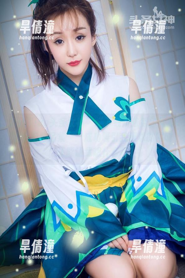 TouTiao头条女神 - “下载阿依努尔瓦娅的镂空作品集”：成功吸引我眼球的同时，还能让我想什么呢？