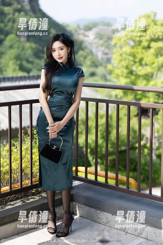XIAOYU语画界 - 徐莉芝Booty的婚纱：这身白，她是要去拯救宇宙吗？