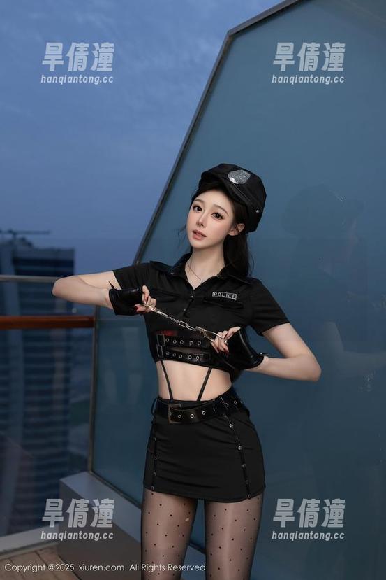 Xiuren秀人网 - 奶喵喵的连衣裙定制写真：看她如何在别致的布料里玩转各种风情，眼睛有点忙哦