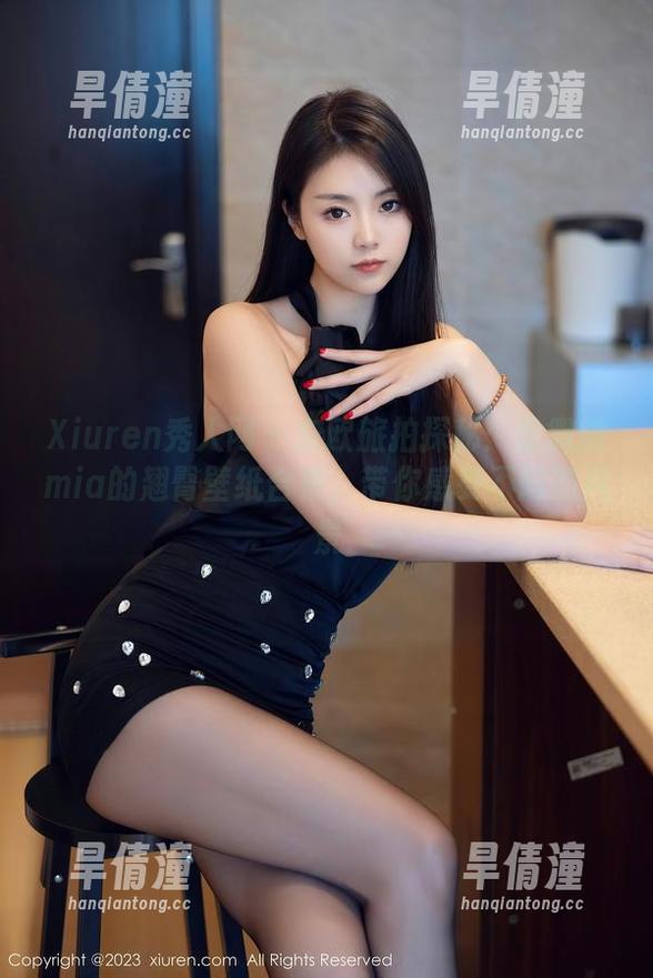 Xiuren秀人网 - 东欧旅拍探秘：徐微微mia的翘臀壁纸合集，带你感受不同的风景