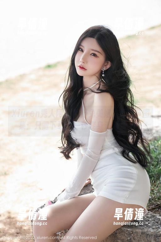 Xiuren秀人网 - 月野兔美妞的万圣节图集：只需下载，一秒变身派对焦点！
