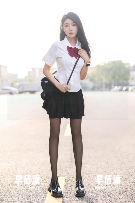 Xiuren秀人网 - 苏小曼babyface兔女郎私拍原图，欣赏她的姿态，这感觉...很微妙