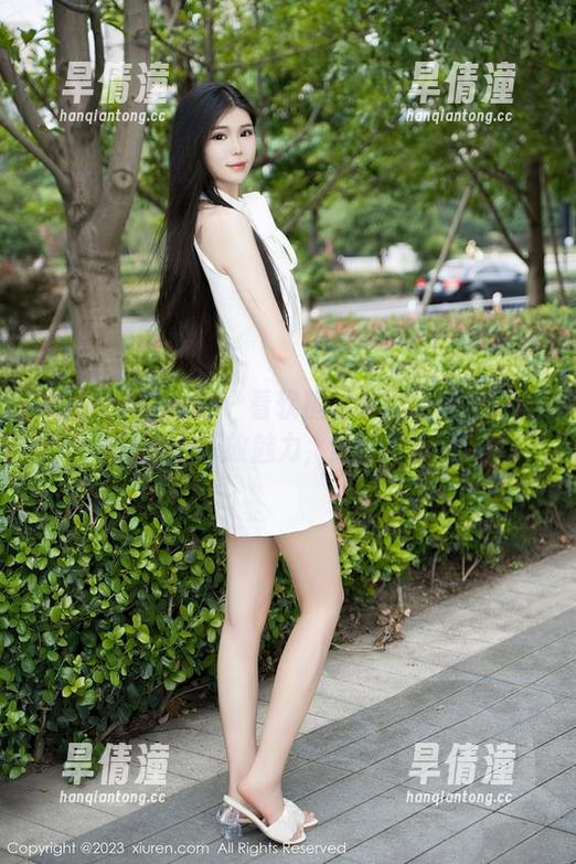 Xiuren秀人网 - 看软糖爱喝奶如何在黑白私房中释放魅力，原图不留情