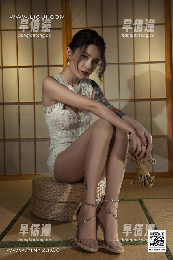 丽柜 - 认真想了一下，安娜的油亮图包比魔法还要神奇，你居然用不着护肤！