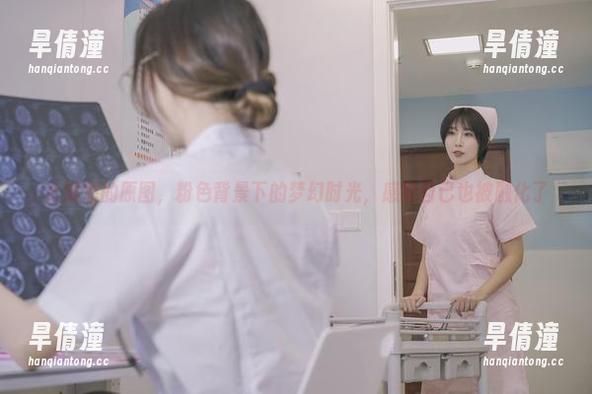 云溪溪的原图，粉色背景下的梦幻时光，感觉自己也被融化了