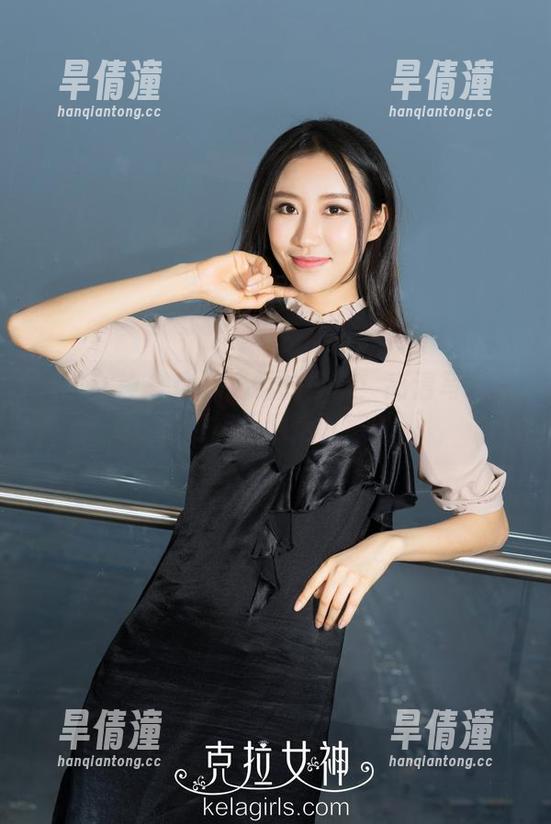 克拉女神 - 窥探汤怡的日常：高清写真集，谁能拒绝这诱惑？