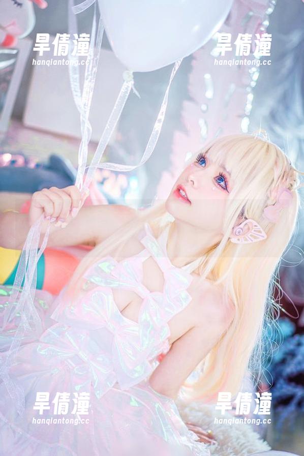 让我们一起分享六二二同学w的赛马娘cos，东海帝王想插一脚！