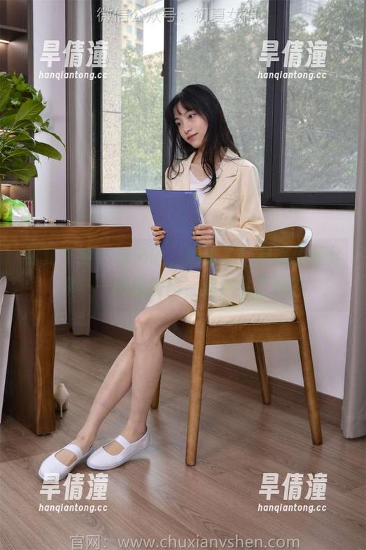 初夏女神 - 她来了，她来了！安妮最新分享——纯白时尚，你学会了吗？