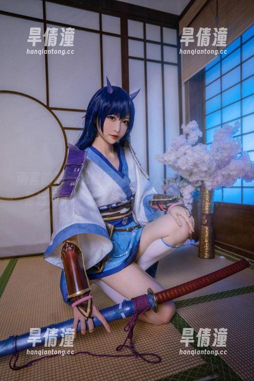 南宫的高清眼镜写真：让人怀疑，她是不是运用了什么魔法让它们这么吸引人？