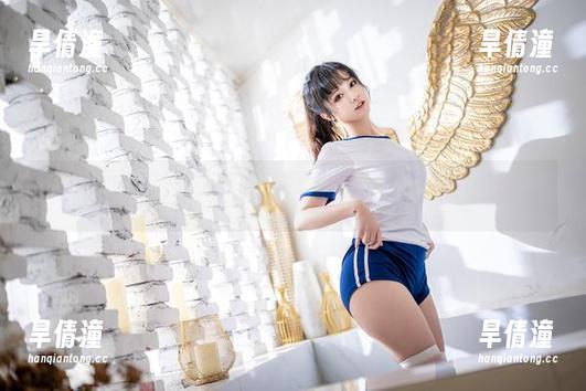 穿越苍穹的蝉鸣！奇行家狗崽教你如何在写真里找到桃子的灵魂。