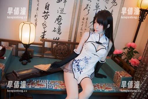 直击心灵：妖少you1的无圣光裤里丝图集，翻页即是欲望