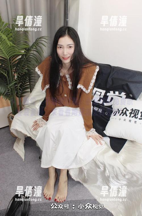 小众视觉 - 不怕被打扰！小薯条的免费职业装套图，来看看她是怎么转变的！