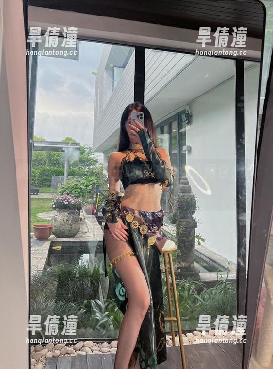 微密圈 - 观看小玉吃果冻的女仆图包，真是忍不住再点开几次