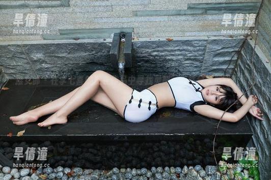 推女郎 - 在李七喜的皮衣作品中寻找灵感，随性分享那些不羁的瞬间！