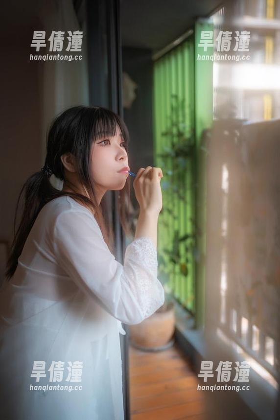 无颜小天使wy的私拍漫游：网袜背后的资源故事！