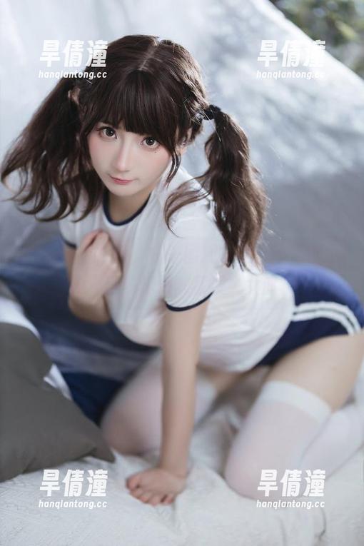在线迫不及待，快来围观“是三不是世w”的“喜多川海梦紫发兔女郎”！