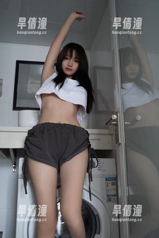 柒柒要乖哦的蕾丝写真合集：每一张都像是在诉说一个未完的故事，心里默念‘再来一张’！