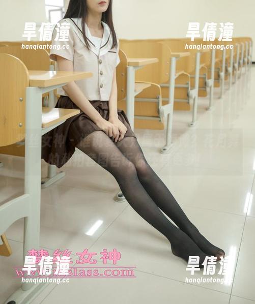 梦丝女神 - 谁说夏天只属于海滩？花月舞的私拍套图告诉你还有更多！