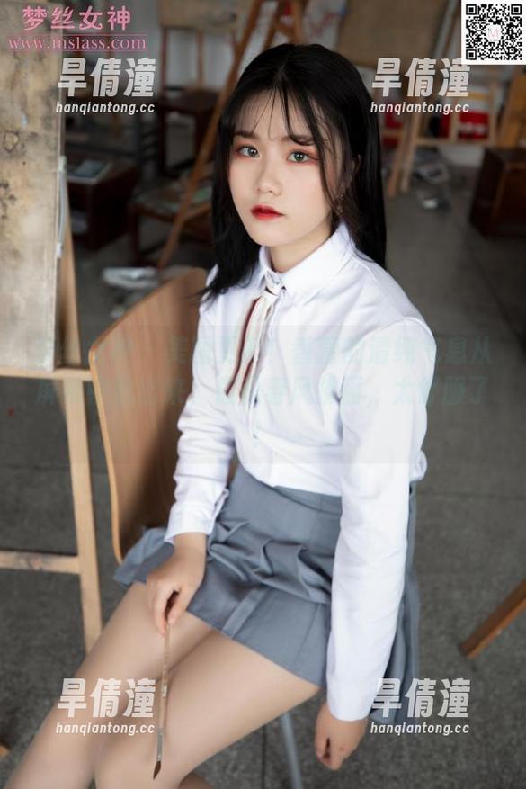 梦丝女神 - 美图更新！香萱的清纯气息从屏幕中飘出来，像是春风拂面，太舒服了！
