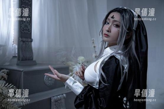 当洛璃LoLiSAMA遇上超S女警：这组私拍合集让人心跳加速！