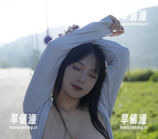 浅安安成都漫展兔女郎cos合集：看她如何把小兔子变成撩人绝艳