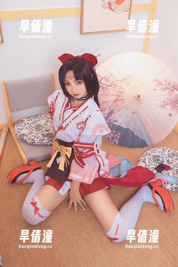神乐坂真冬私拍美图：蓝调女仆，冬天的浪漫就藏在你眼神里！