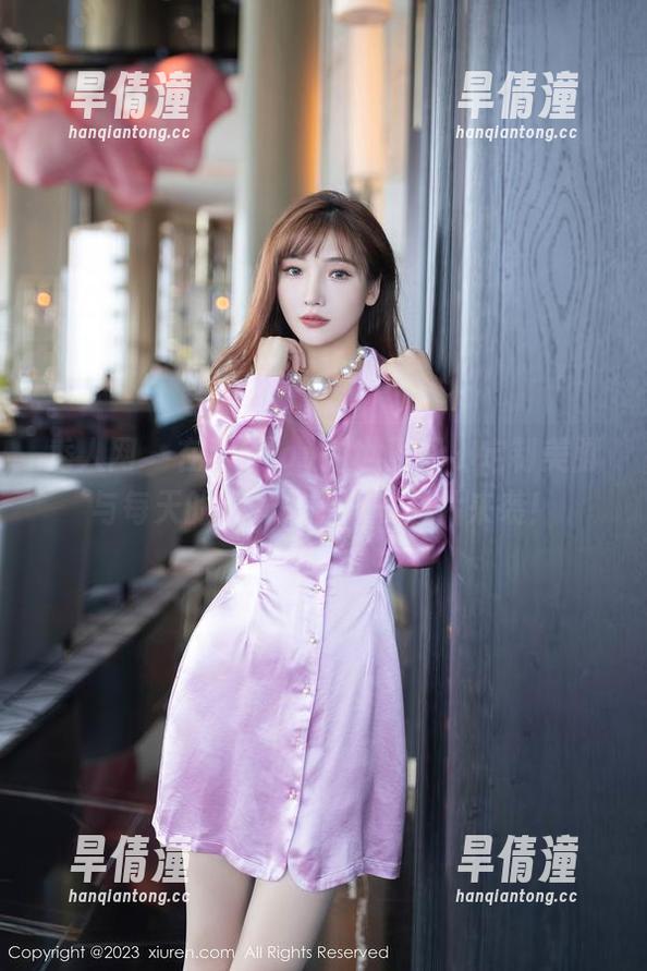 秀人网 - 在乔伊joy的世界里，定制美脚与每天的阳光交融——图片来袭！