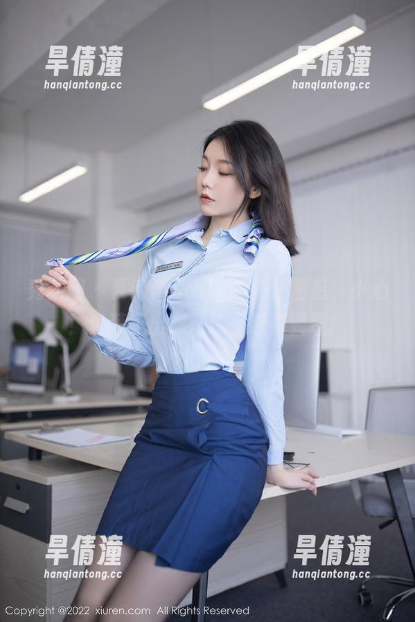 秀人网 - 夏诗诗Sally的最新图包，小心！套装一出，潮流土豪都要跪！