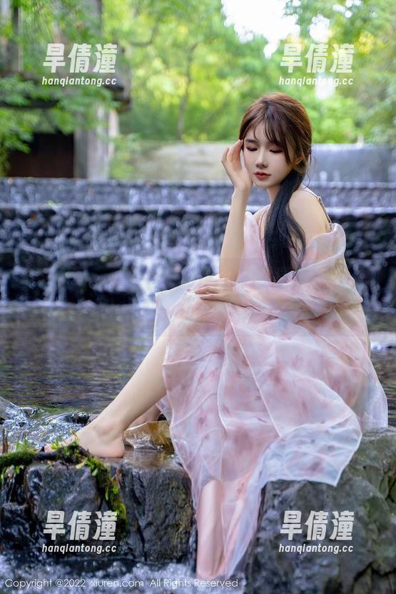 秀人网 - 希雅sia的自拍，写真里藏不住的小心机，谁来拆解一下？