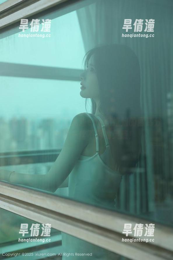 秀人网 - 跟着雨儿酱eve：姐姐的图库分享，给你一丝不羁的灵感！