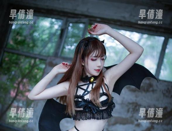 纯白衣衫下，翎柒菜菜的私人小宇宙，私房图集就是这么任性
