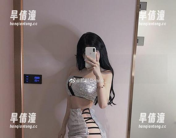 微密圈 - 脸红Dearie的图集私拍，礼服的扭曲美感，谁能抵挡？