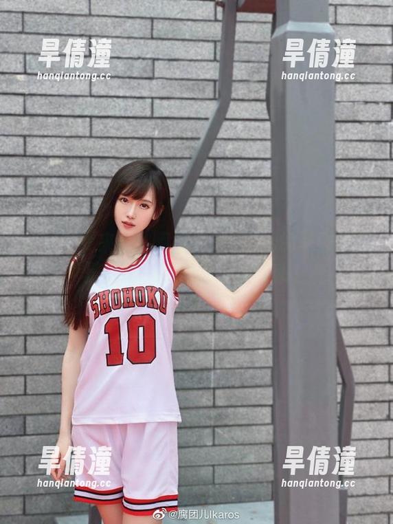 次元少女来袭！腐团儿Ikaros的美图不只是画面，还有点小调皮哦！