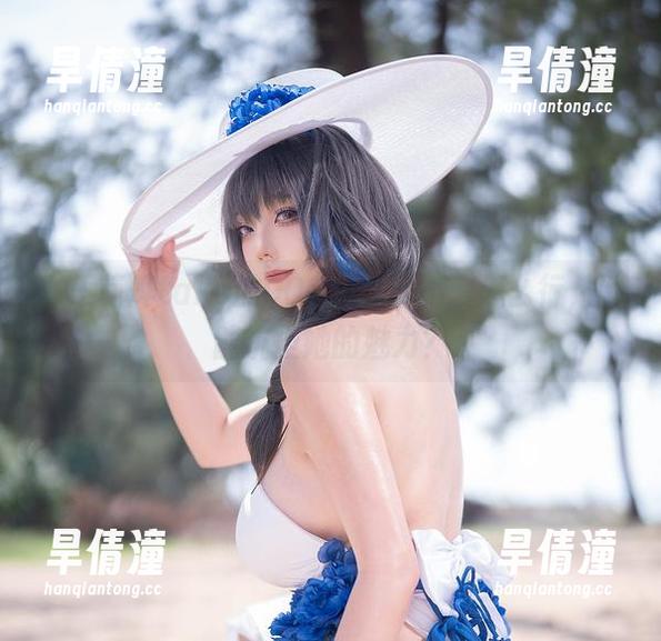 女王菌烨tako的COS图册：不爱怎么行，谁能抗拒她的魅力？