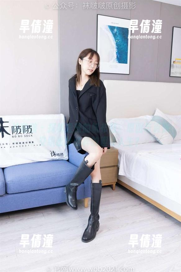 袜啵啵 - 探秘瑶瑶的帆布鞋：原图与资源交织出什么样的趣味人生？