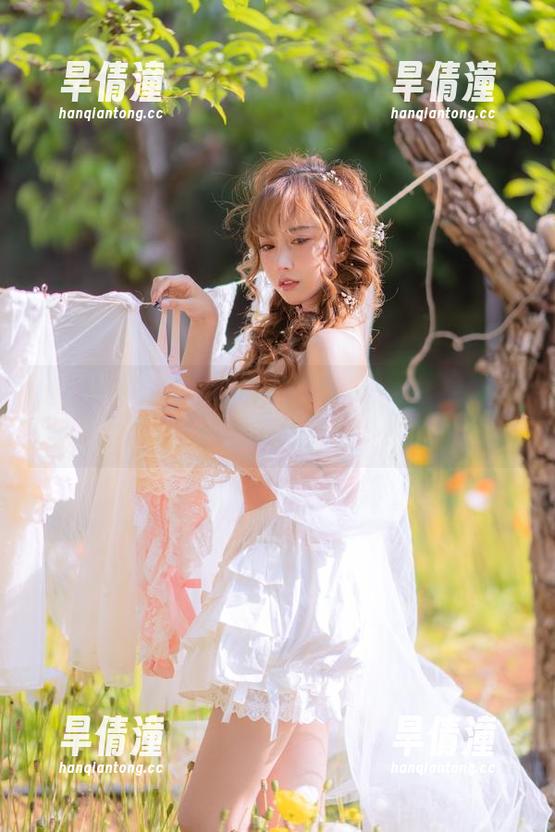 原图抢先看！过期米线线带你进入肚兜女仆的奇妙世界