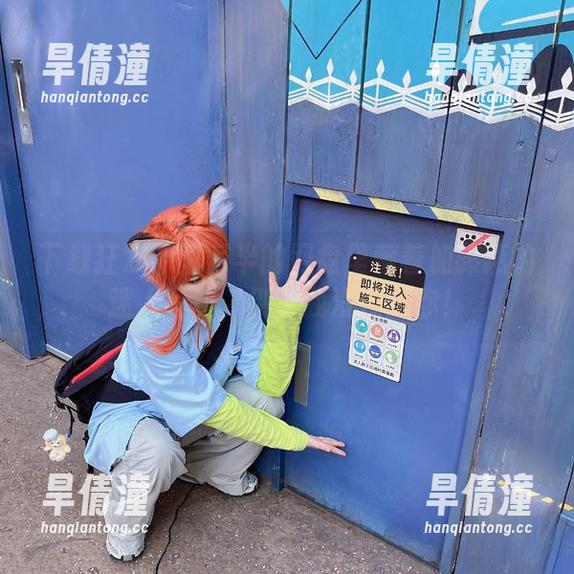 下载狂欢：闪月半的网盘里藏着加藤惠的迷人写真，别说我没提醒你！