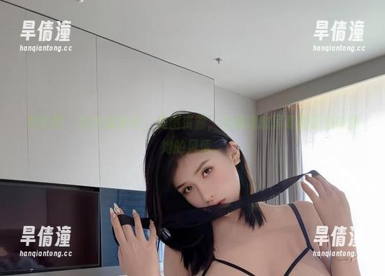 微密圈 - 阿色连体衣，美图资源，仿佛透过屏幕都能感受到她的风情。