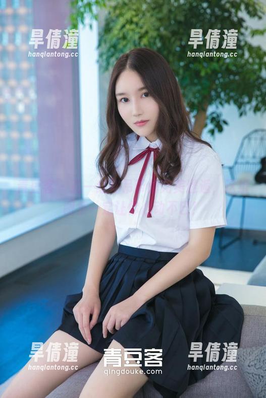 青豆客 - 孔一红与吊带的完美邂逅，这组图集一定让你心动不已！