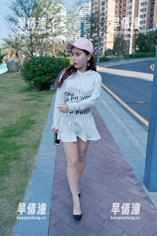 魔镜街拍：连衣裙OL美女的优雅分享，谁能抗拒这样美丽的作品集？